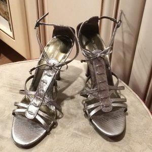 Via Spiga silver 3” heels Sz 7.5